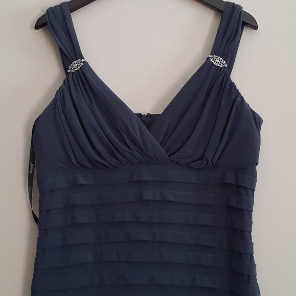 Scarlett Nite Event Dress - Picture 5 of 15